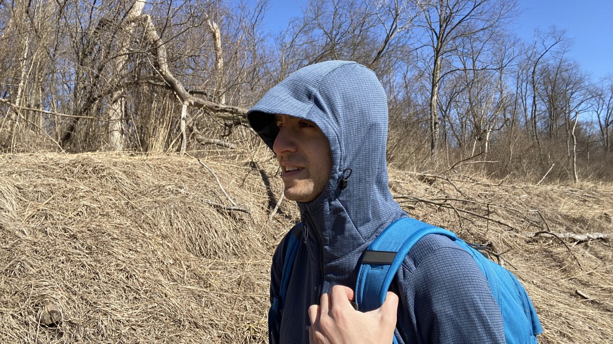 Flylow Pierogi Hoody Review (This hoody is a fine choice for keeping warm while active.)