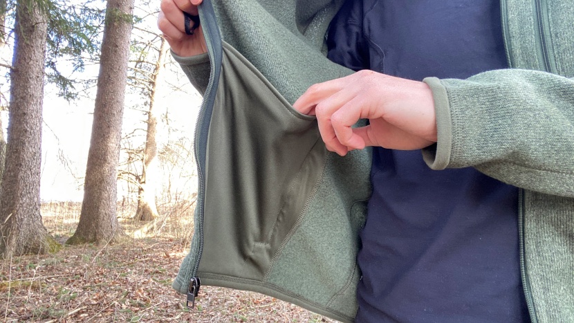 patagonia better sweater - a soft interior fabric and jersey knit drop pockets add the the...