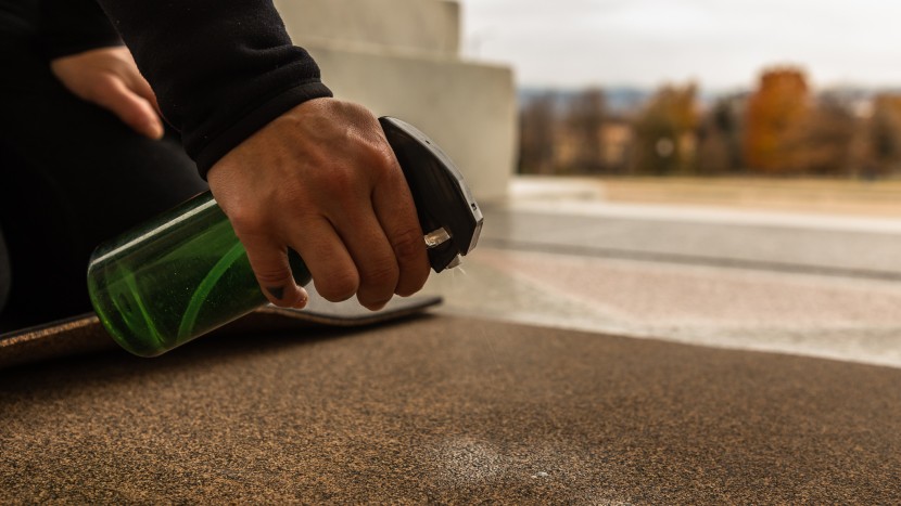 yoloha unity cork - a little spritz goes a long way for the grip of the unity cork.