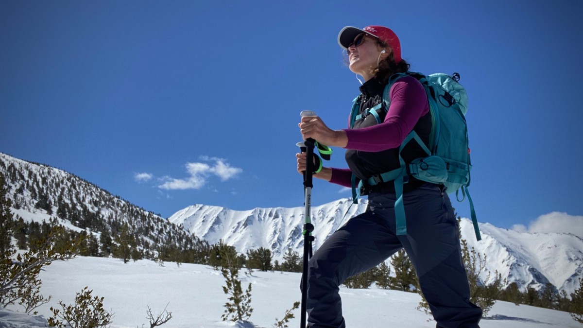 Icebreaker Merino 200 Oasis Crewe - Women's Review (The smooth fabric and snug fit make layering this base layer a breeze.)