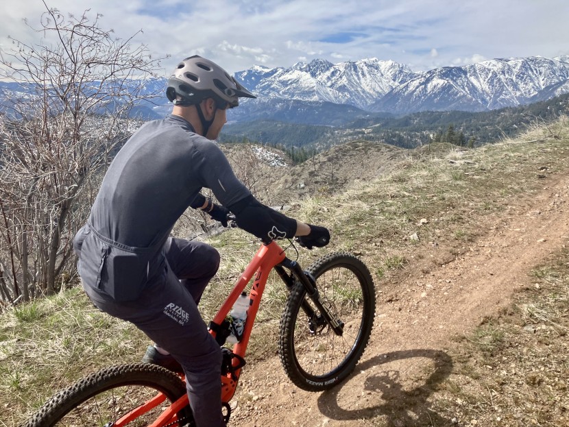 bell super dh spherical - in trail mode, this is an extremely pleasant helmet for long grinds.