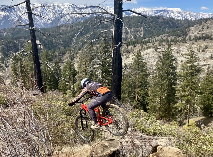 leatt gravity 2.0 - the leatt gravity 2.0 is a highly-functional helmet at a stunning...