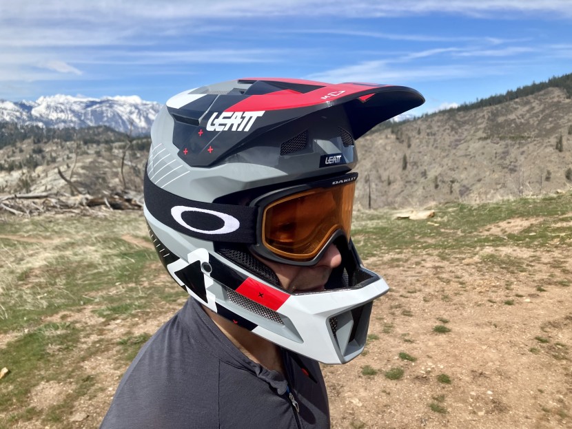 Best downhill helmet hotsell