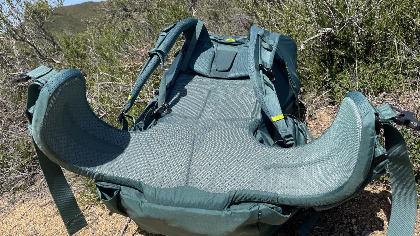 rei co-op flash 55 for women - the textured mesh backing strikes a nice balance between plush and...