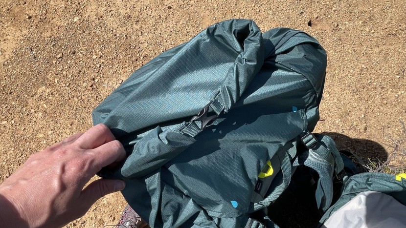 rei co-op flash 55 for women - the roll-top closure is super easy to use and provides a bit of...