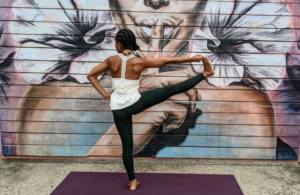 Beyond Yoga Make The Cut High-Waisted Yoga Pant