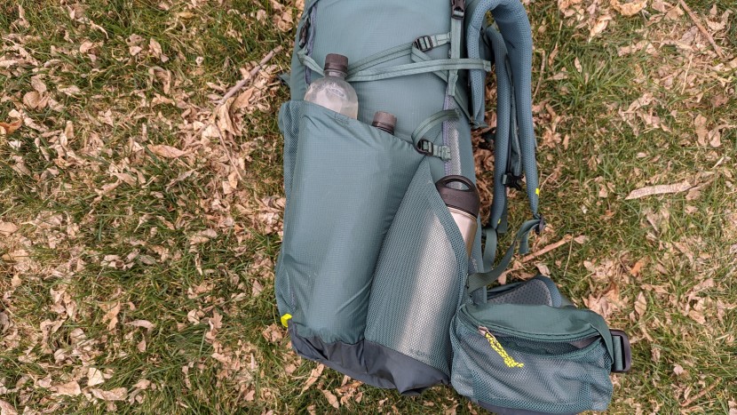 we love the multiple side pockets on the flash 55, which are big...