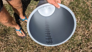 We created a volume-measuring cylinder using a 1-liter measuring...