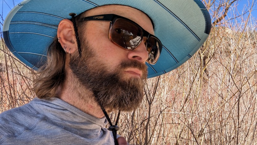 billabong classic printed straw lifeguard - the chin cinch cord and toggle are soft and comfortable.