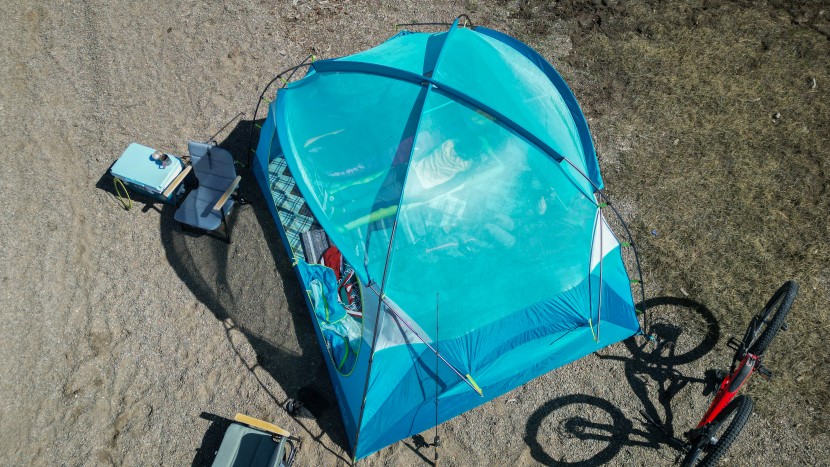 nemo aurora highrise 6 - a top-down view shows the fully open mesh top and the clean, tight...