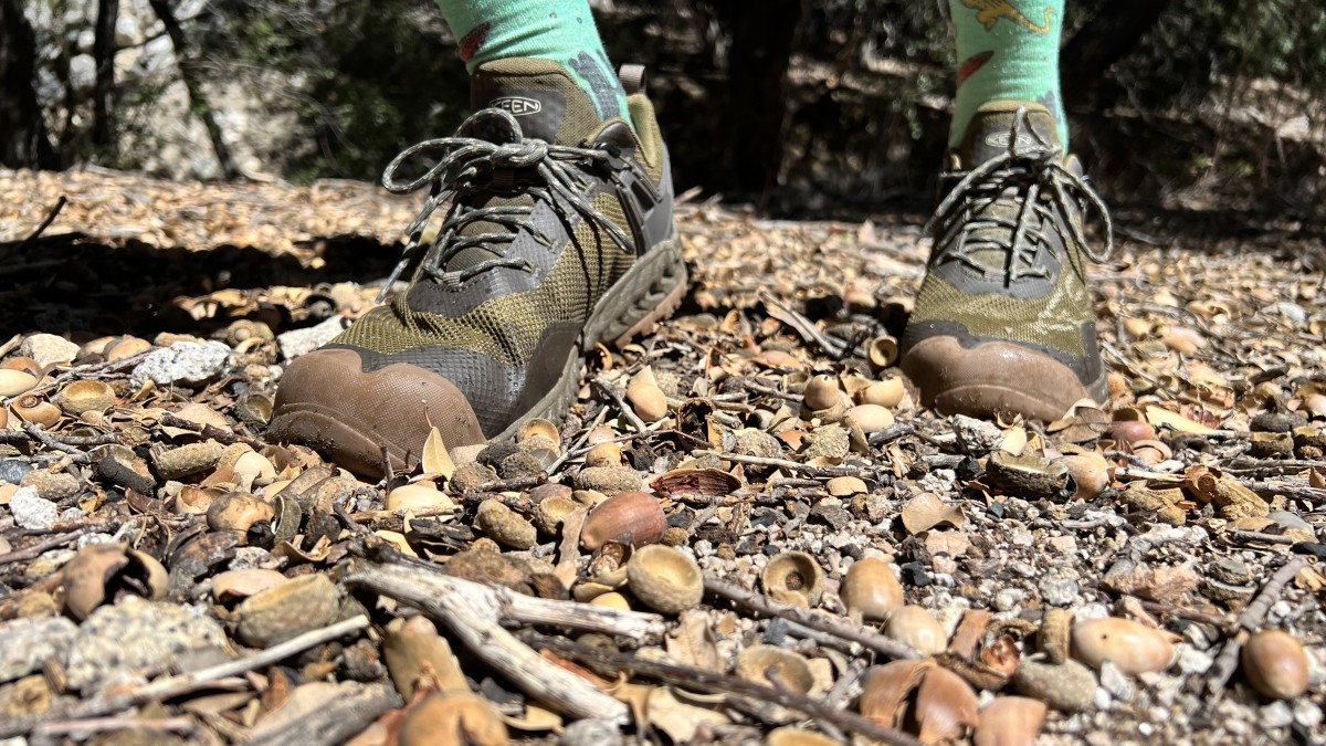 keen nxis evo waterproof hiking shoes men review