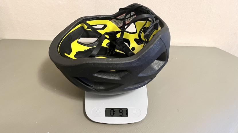 climbing helmet - we use a precise scale to measure each helmet&#039;s weight.
