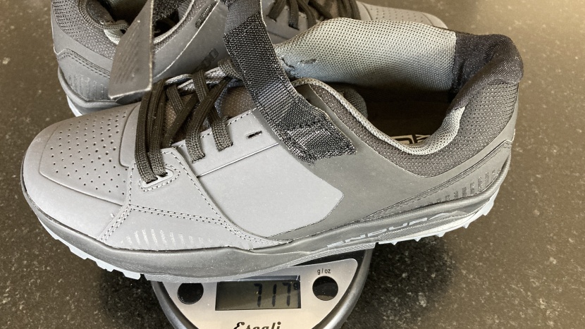 mountain bike flat shoes womens - shoes with added protection, such as a midtop cut, generally weigh...