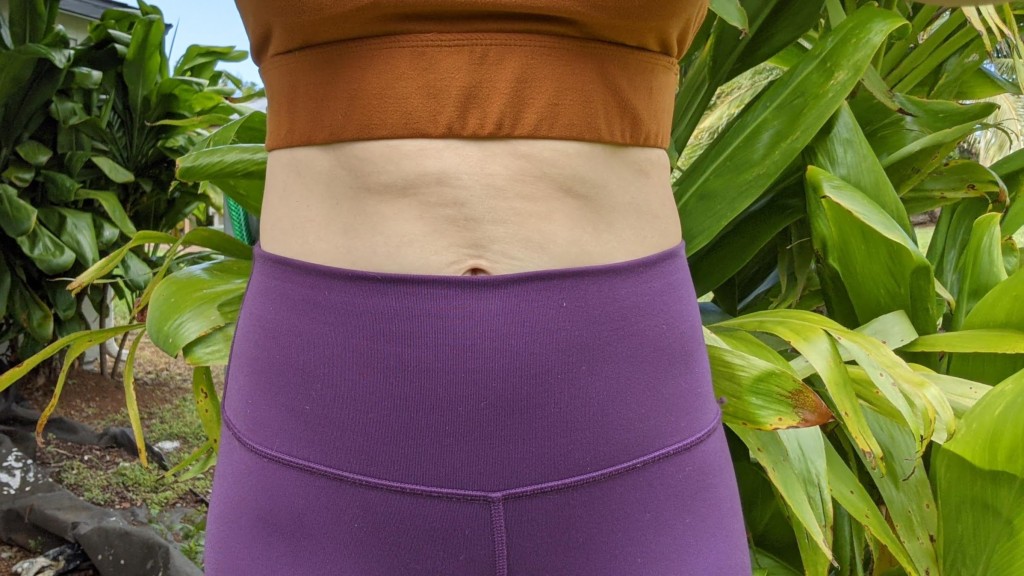 ALO Yoga Women's Airlift High Waist Logo Band Capri Leggings Sz S Black  Lavender