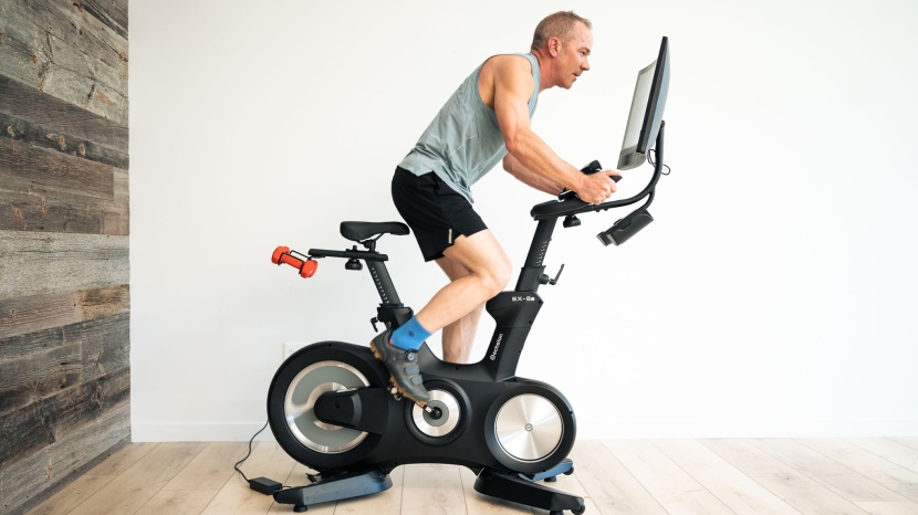 exercise bike - workout quality is reasonable but plagued with "features"
