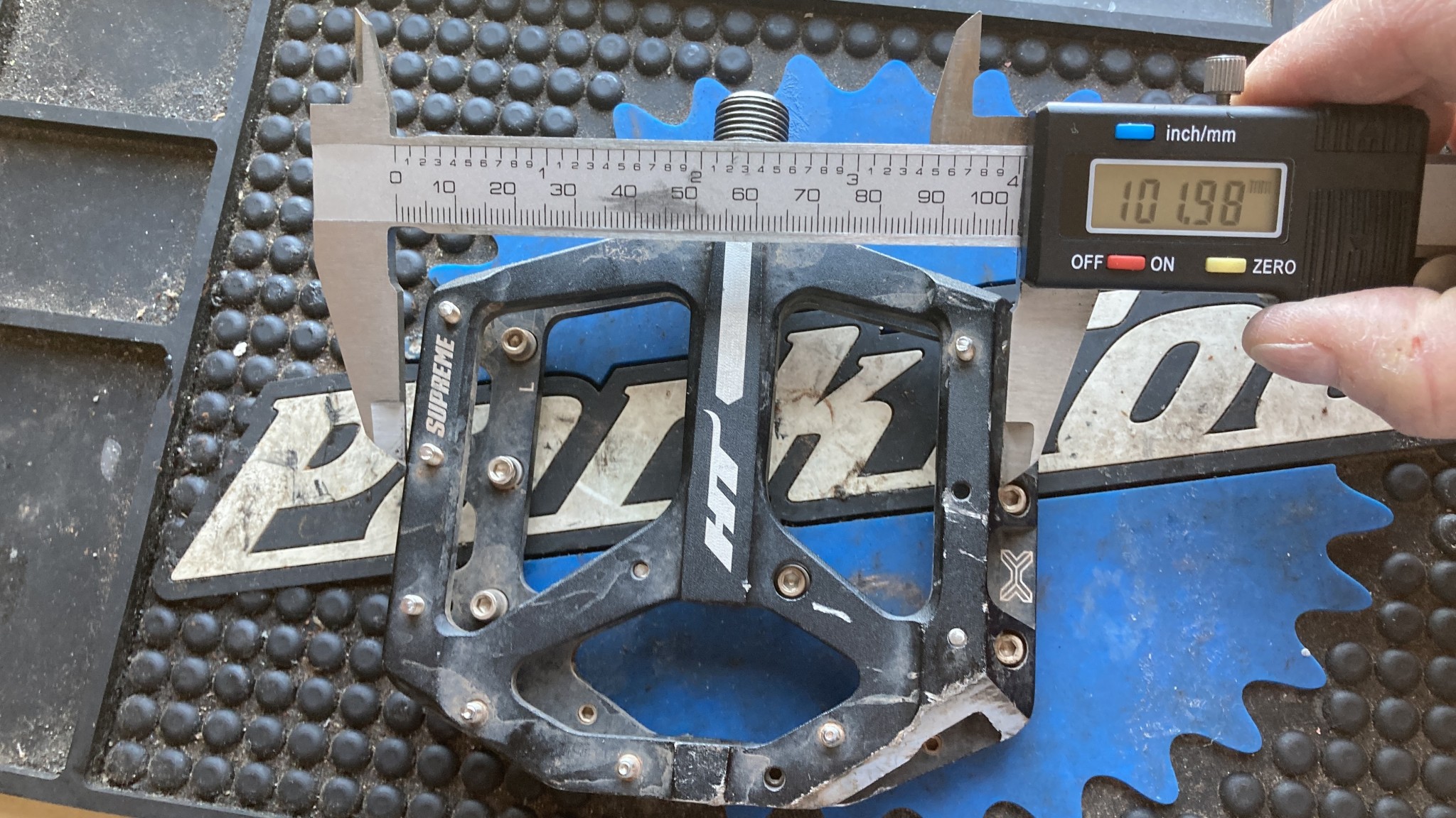 mtb pedal size