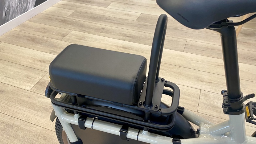 the 10' long seat cushion and handlebar occupy most of the rack space.