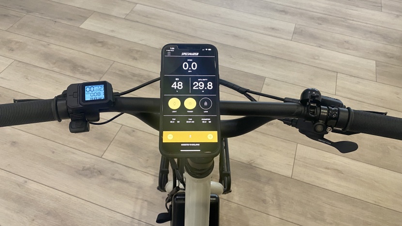 the globe app provides this easy to see dashboard and the display...