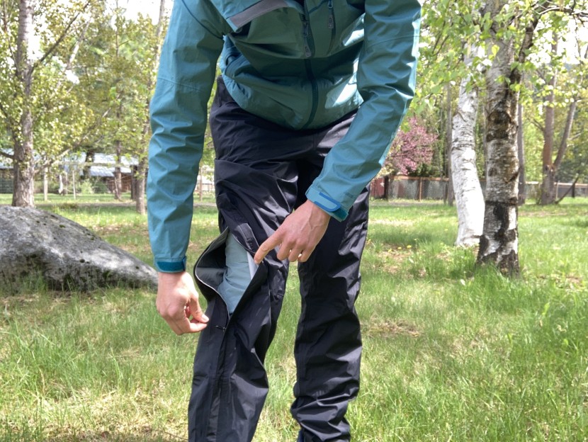 patagonia torrentshell 3l pant for women - we loved the clever vents--just a two way zipper on the partial side...