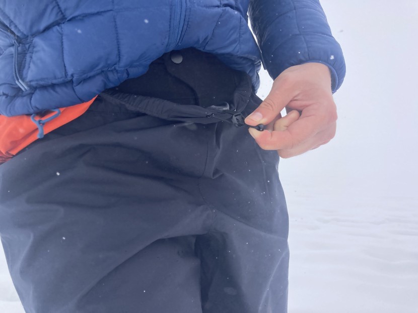 rab downpour eco pant for women - there are no pockets and no fly on the rab downpour eco rain pants...