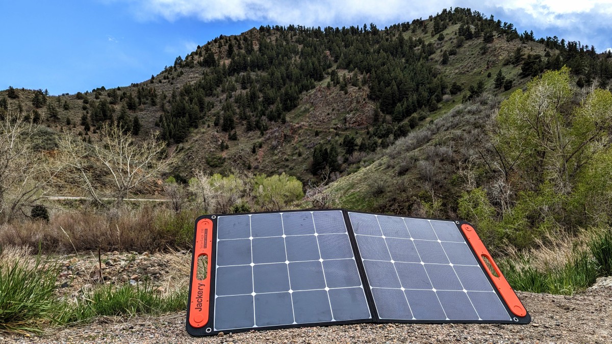 jackery solarsaga 100 solar camping review