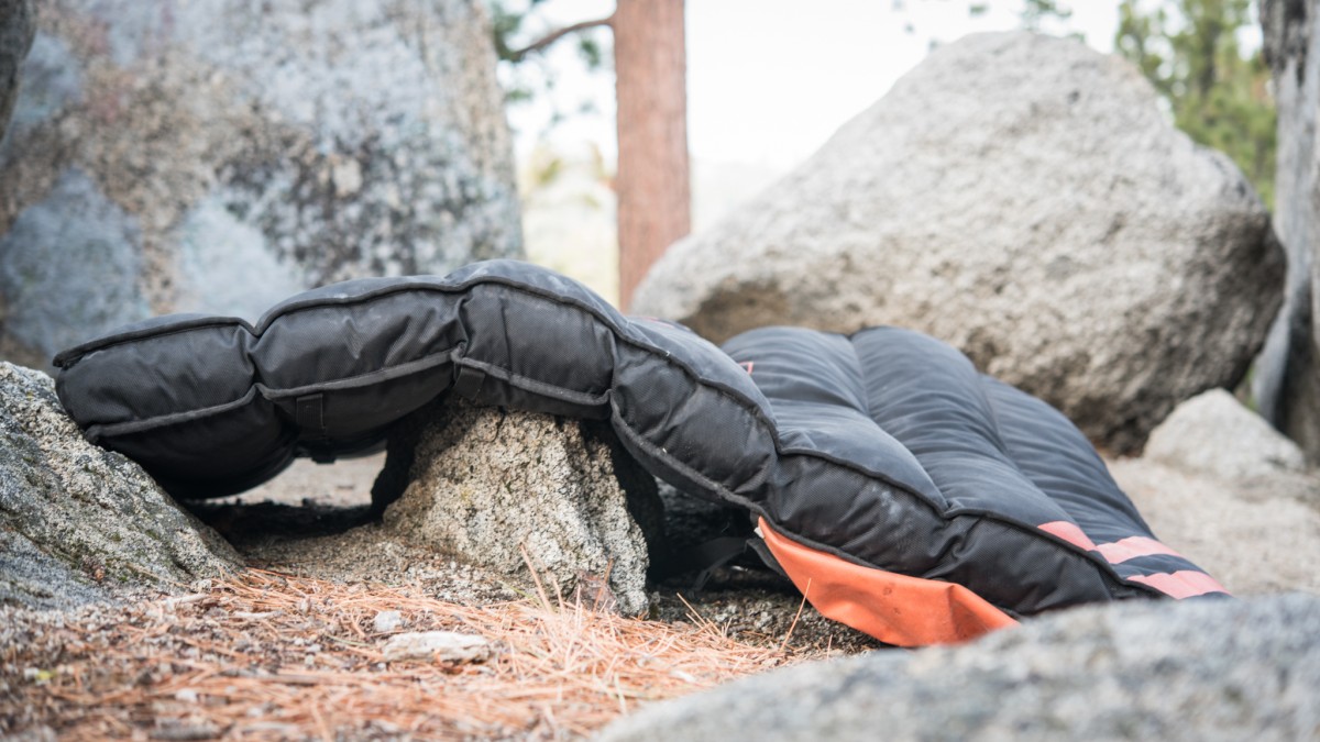 Mad Rock R3 Review (Unlike other pads with a continuous layer of stiff foam, the Mad Rock R3 excels in rock-strewn terrain by using a...)