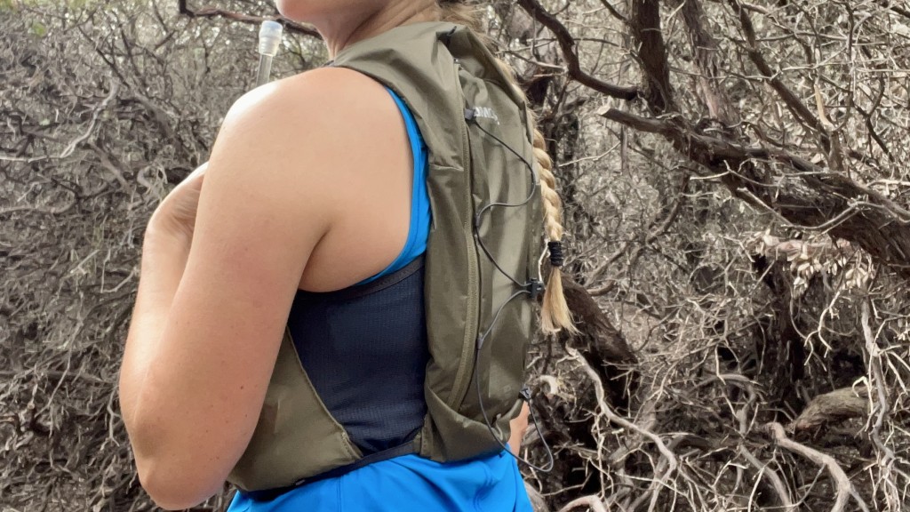 Salomon Active Skin 8 Set Vest - Women's - Hike & Camp