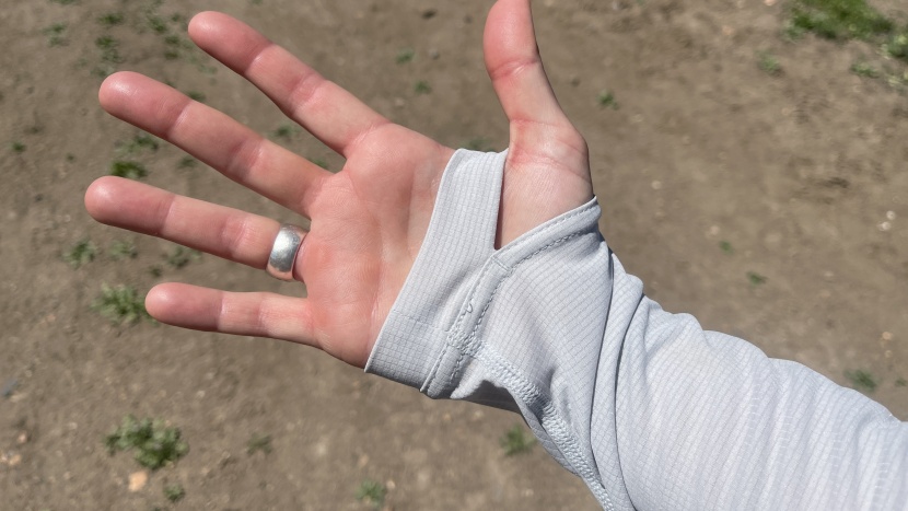 the thumbholes of the echo are very comfortable to wear in any...