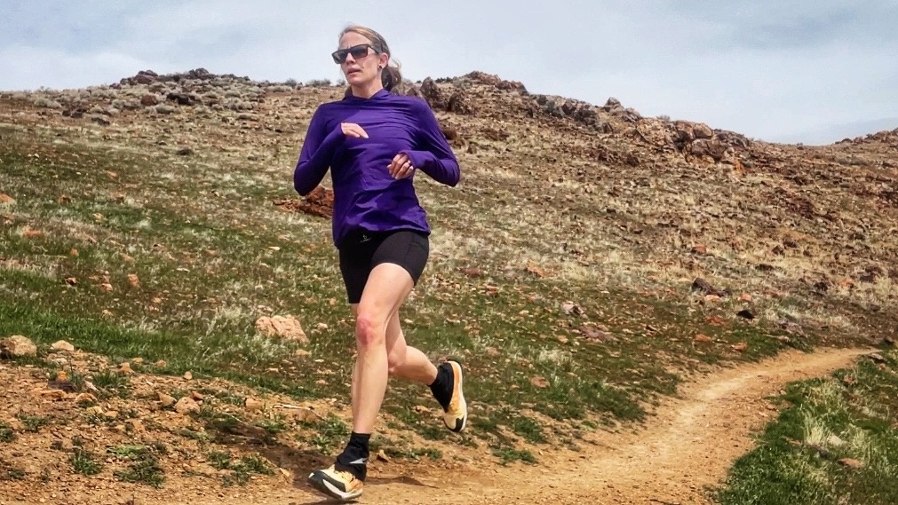 Mountain Hardwear Crater Lake Long Sleeve Hoody - Women's Review (We love wearing the Crater Lake, even on long hot sunny trail runs.)