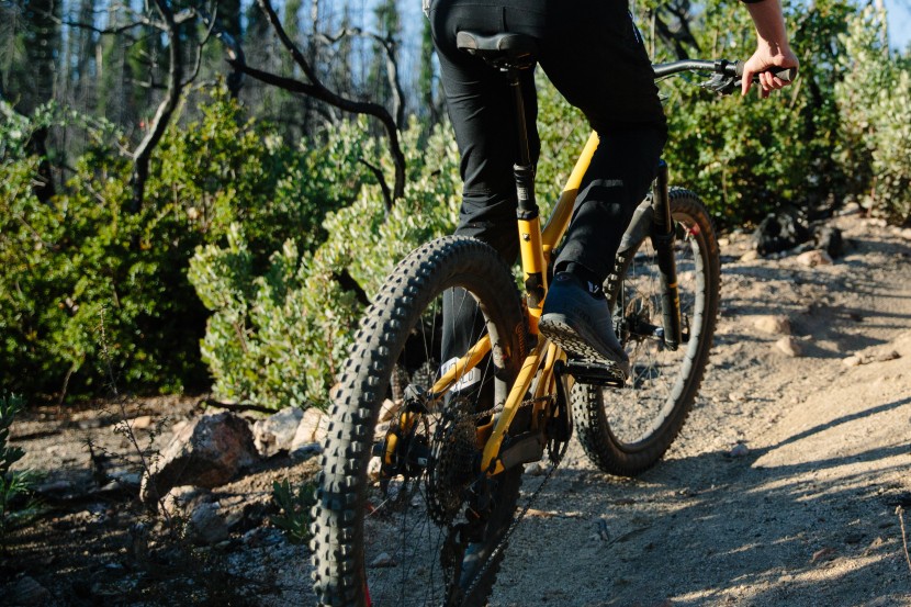 mountain bike flat shoes - the latch has a great level of stiffness in the midsole and sole.