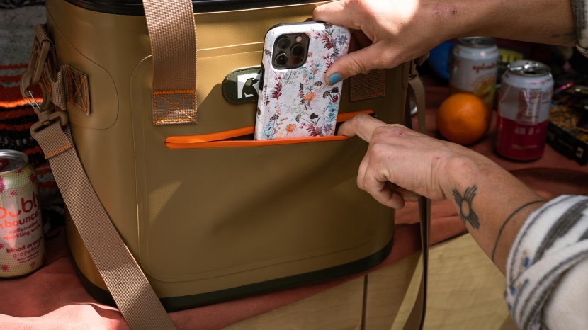 rtic softpak 20 - the front zip pocket on the rtic softpak is a nice addition, though...