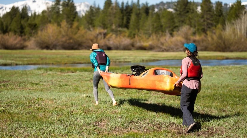 perception hangtime - the rear-scooped handle is awkward to hold and carry with.