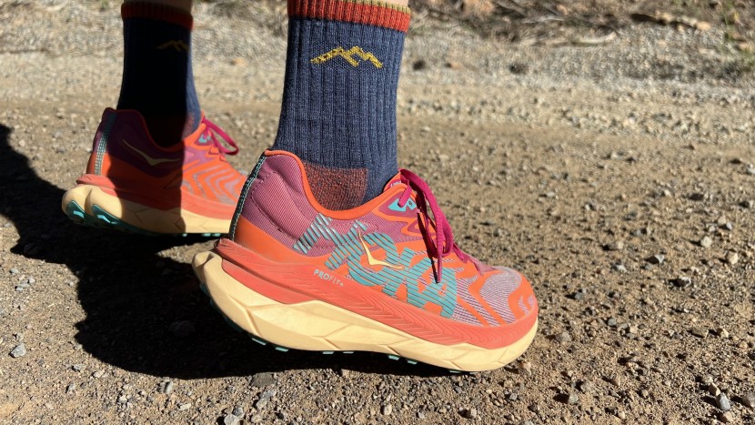 hoka tecton x 2 - profly+ midsole and the &#039;x&#039; carbon fiber plate reduce sensitivity...