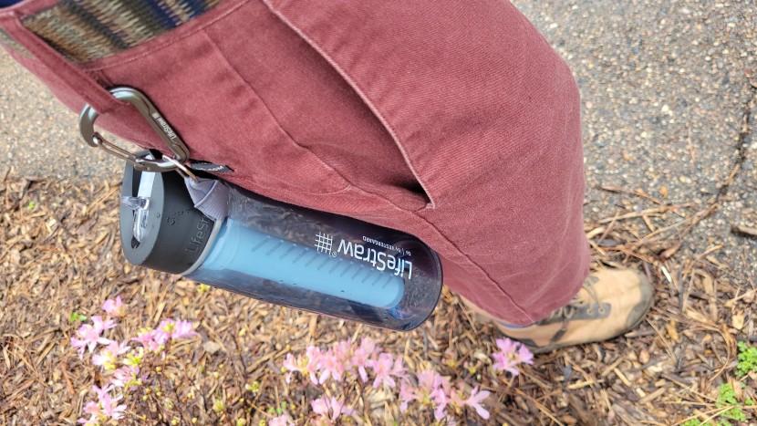 the carabiner on the lifestraw go conveniently clips to any loop...