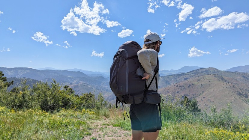 mountainsmith scream 55 - the side water bottle pockets can each fit two liters of water and...