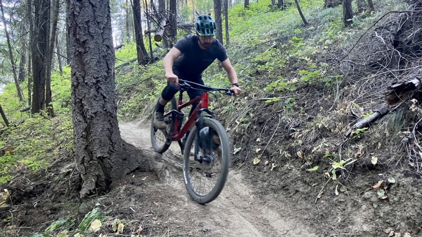 norco fluid fs 4 - the rear suspension is active and remains glued to the ground over...