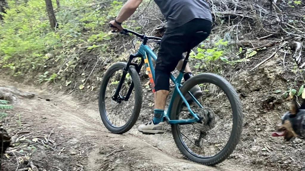 trek roscoe 7 budget mountain bike review - a hardtail paired with efficient tires is a recipe for excellent...