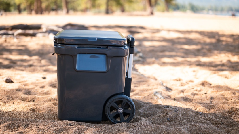 yeti roadie 60 - we appreciate that the telescoping handle retracts all the way to...