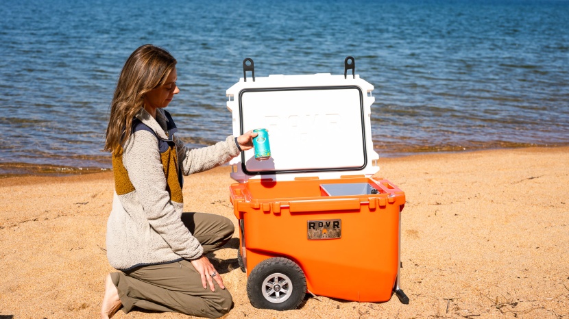 rovr rollr 60 - the rovr&#039;s lid stays open so you don&#039;t have to worry about it...