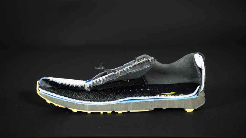 brooks divide 4 - a side profile of the brooks divide 4. when compared to the cascadia...