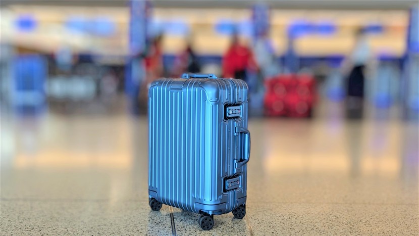rimowa original cabin - gettin&#039; all matchy-matchy with the background colors. the rimowa&#039;s...