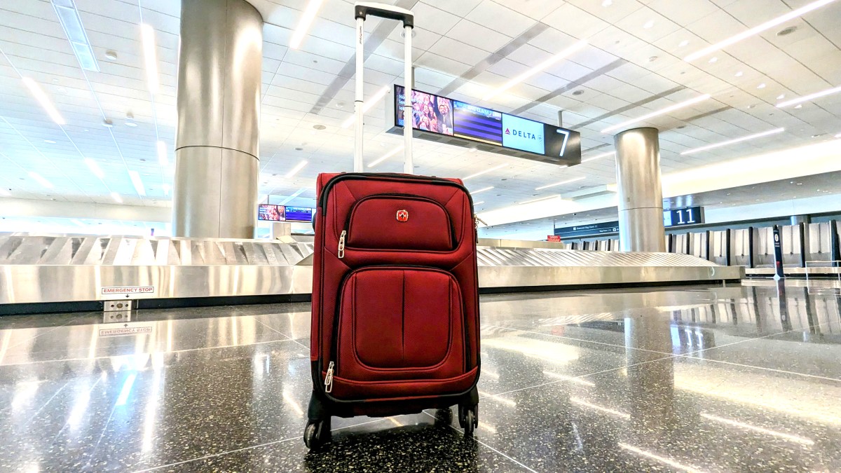 swissgear sion softside expandable 21-inch carry on luggage review