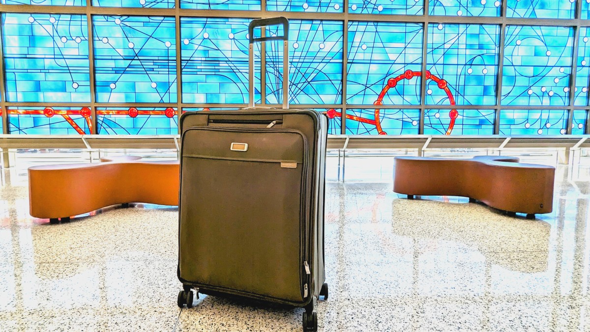 briggs & riley baseline large expandable spinner luggage review