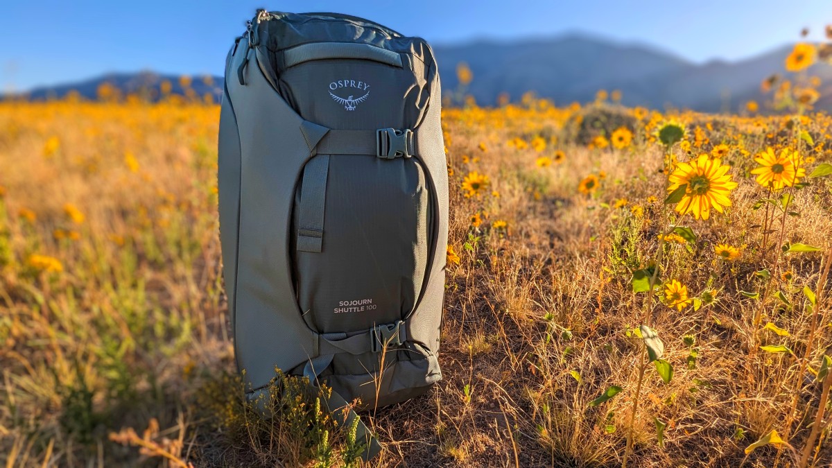 osprey sojourn shuttle 100l luggage review