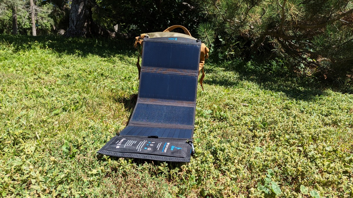 BigBlue SolarPowa 28 Review (The SolarPowa 28 is incredibly efficient in direct sun.)