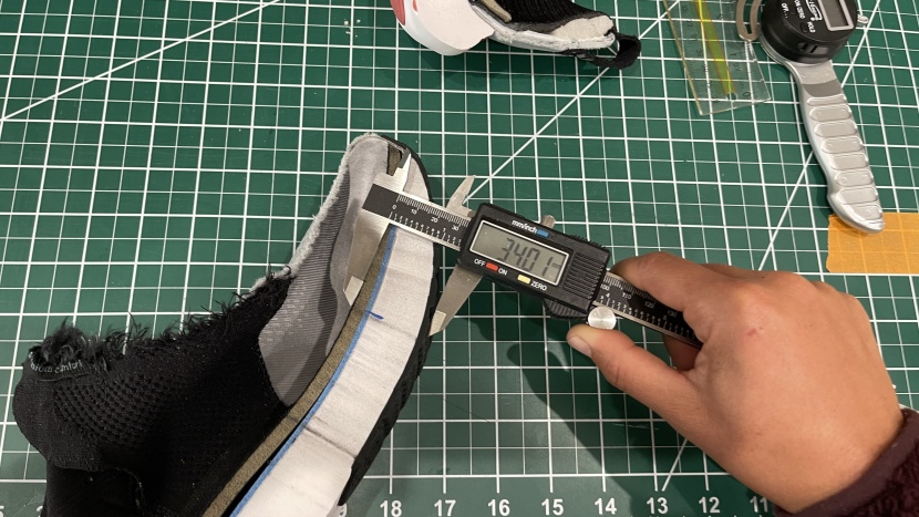 asics gel-nimbus 25 - with a massive 34mm of foam under your forefoot, it's no wonder this...