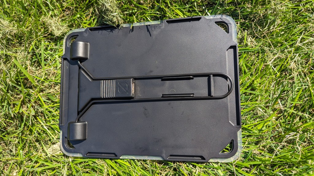 goal zero nomad 5 - the nomad 5 has a single usb output, but nothing to prevent dirt and...