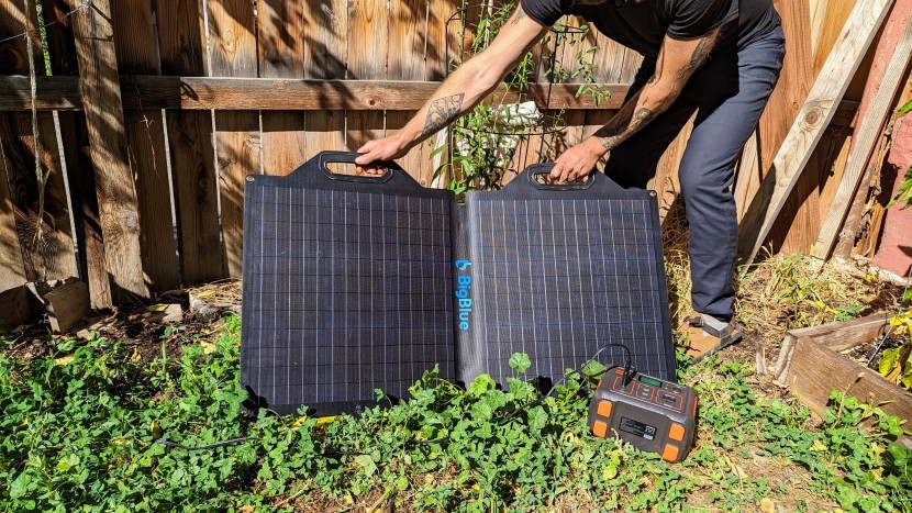 bigblue solarpowa 100 etfe - the solarpowa is a great value for a 100-watt panel.