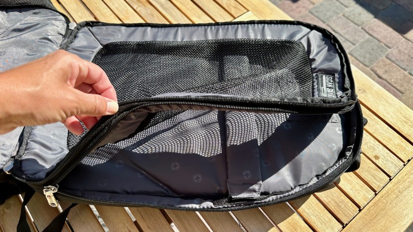 the swiss gear's heavily padded 17" laptop compartment with velcro...