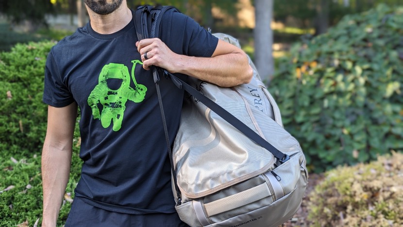 duffel bag - versatility - like using backpack straps in place of a shoulder...